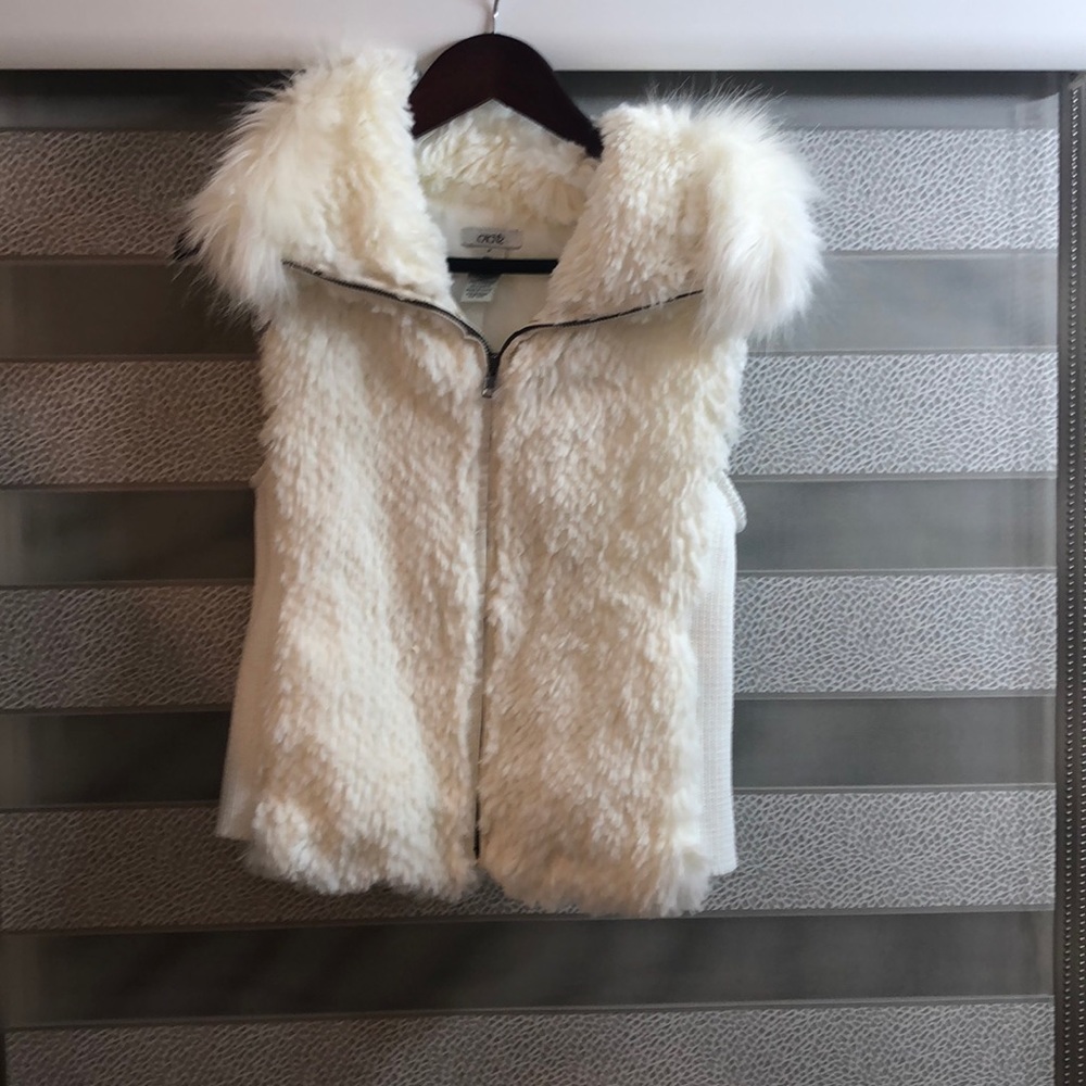 Cache white faux fur vest